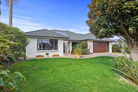 Photo of property in 16 Matemuri Drive, Papamoa Beach, Papamoa, 3118