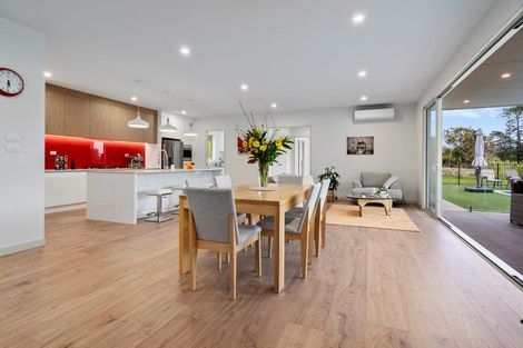 Photo of property in 15 Nola Road, Oratia, Auckland, 0604