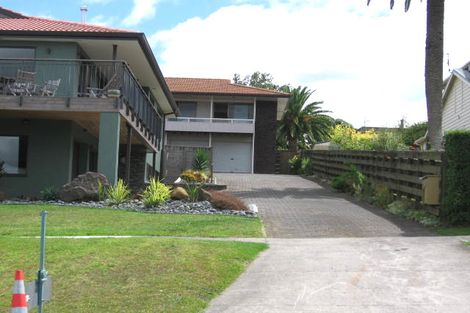Photo of property in 2/8 Rangitoto Terrace, Milford, Auckland, 0620