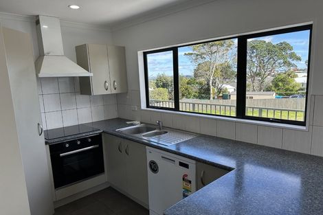 Photo of property in 931 Whangaparaoa Road, Manly, Whangaparaoa, 0930