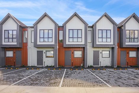 Photo of property in 2/6 George Street, Mangere East, Auckland, 2024