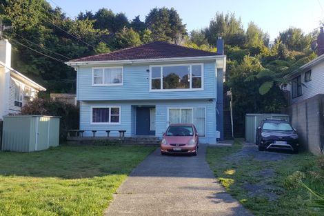 Photo of property in 22 Lyndhurst Road, Tawa, Wellington, 5028