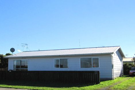 Photo of property in 18b Kiharoa Street, Otaki Beach, Otaki, 5512