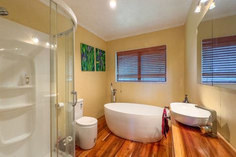 Photo of property in 304 Thames Coast Sh25 Road, Thornton Bay, Thames, 3575