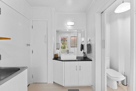 Photo of property in 18b Mayfair Place, Westown, New Plymouth, 4310