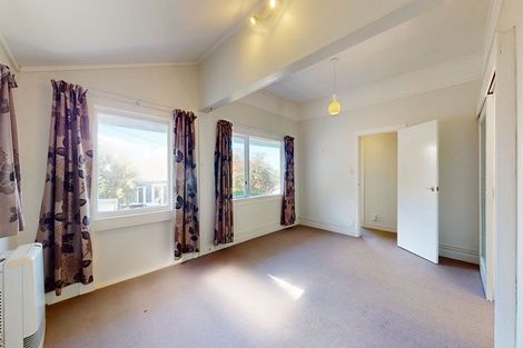 Photo of property in 3-5 Knoll Street, Island Bay, Wellington, 6023