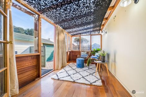 Photo of property in 1a Freyberg Street, Waterloo, Lower Hutt, 5011