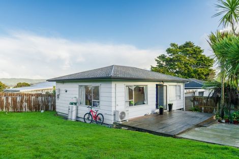 Photo of property in 2/17b Lavelle Road, Henderson, Auckland, 0612