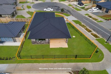 Photo of property in 2 Paapaka Way, Waiuku, 2123