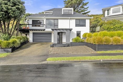 Photo of property in 79 Woodman Drive, Tawa, Wellington, 5028