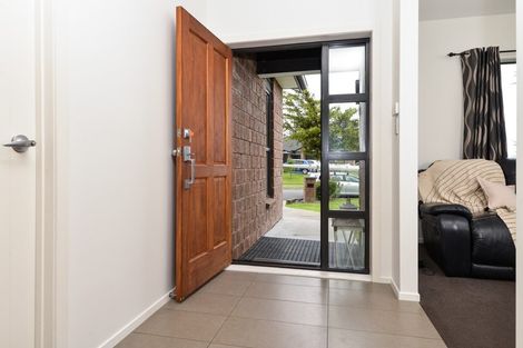 Photo of property in 15 Te Ironui Place, Huntington, Hamilton, 3210