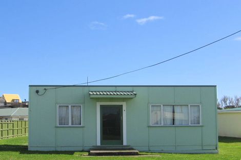 Photo of property in 8 Thomas Place, Foxton Beach, Foxton, 4815