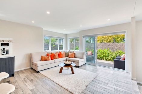 Photo of property in 9 Manu Place, Pinehill, Auckland, 0632