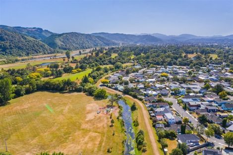 Photo of property in 3 Parera Grove, Heretaunga, Upper Hutt, 5018