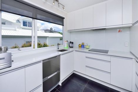 Photo of property in 2/30 Castor Bay Road, Castor Bay, Auckland, 0620