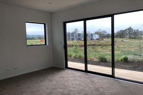 Photo of property in 30 Konoba Avenue, Kumeu, 0810