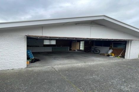 Photo of property in 32 Tintern Avenue, Avonhead, Christchurch, 8042