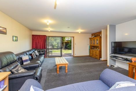 Photo of property in 10 Pyatt Place, Redwood, Christchurch, 8051