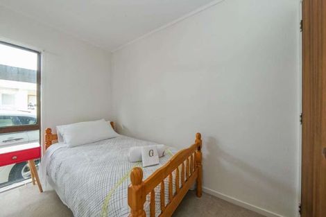 Photo of property in 2/72 Takutai Avenue, Half Moon Bay, Auckland, 2012