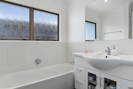 Photo of property in 22 Sunny Bay Road, Matua, Tauranga, 3110