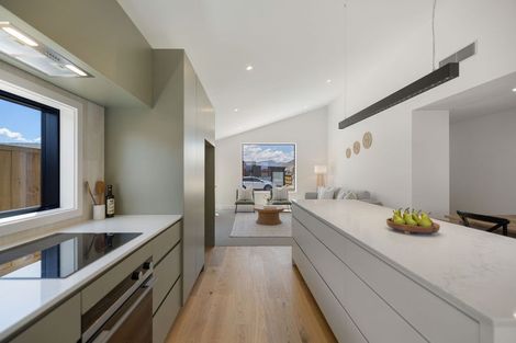 Photo of property in 44 Forage Road, Jacks Point, 9371