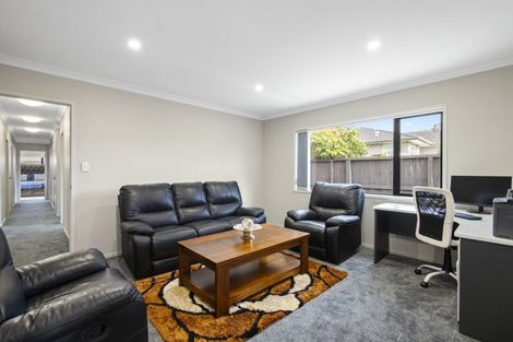 Photo of property in 13 Lieshout Way, Pukekohe, 2120