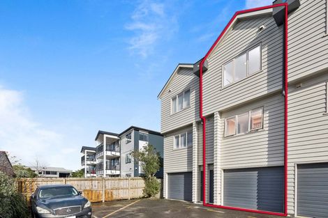 Photo of property in 10/4 Keeling Road, Henderson, Auckland, 0612