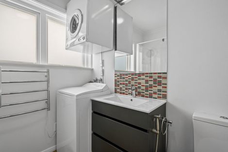 Photo of property in Rehutai Flats, 3/268 Oriental Parade, Oriental Bay, Wellington, 6011