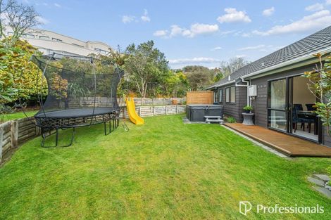 Photo of property in 13 Otamarau Grove, Maungaraki, Lower Hutt, 5010