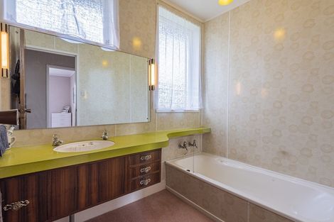 Photo of property in 24 Mountain Road, Morningside, Whangarei, 0110