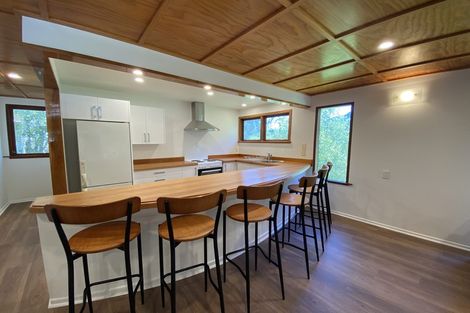 Photo of property in 16 Mackinnon Terrace, Sunshine Bay, Queenstown, 9300