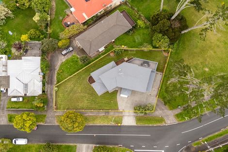 Photo of property in 1 Armagh Road, Blockhouse Bay, Auckland, 0600