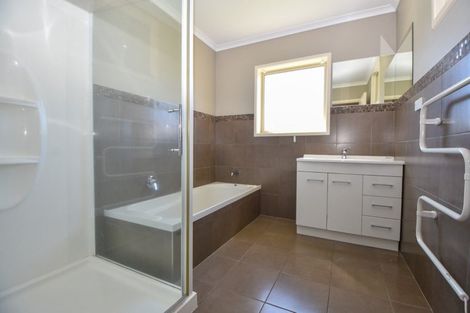 Photo of property in 40a William Wong Place, Carterton, 5713