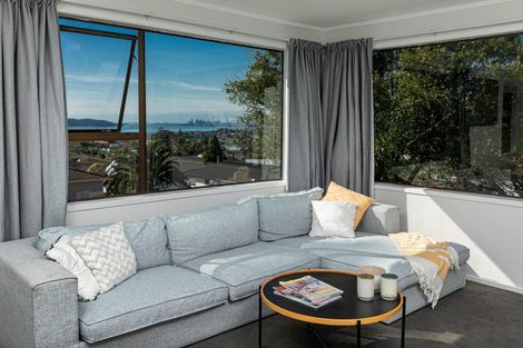 Photo of property in 44 West Harbour Drive, West Harbour, Auckland, 0618