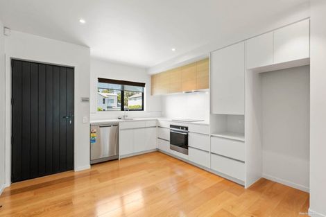 Photo of property in 33 Patrick Rice Drive, Swanson, Auckland, 0614