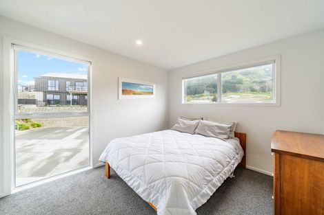 Photo of property in 54 Koreke Close, Kenepuru, Porirua, 5022