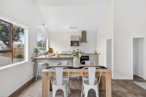 Photo of property in 86 Stanmore Bay Road, Stanmore Bay, Whangaparaoa, 0932