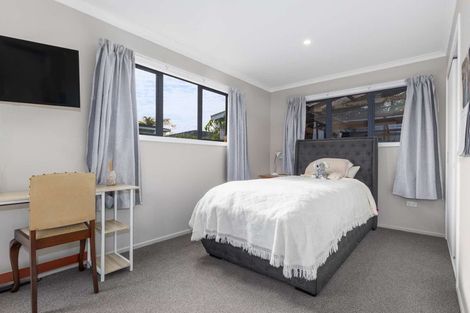 Photo of property in 74 Kennedy Drive, Levin, 5510