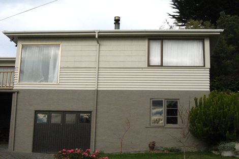Photo of property in 13 Hellyer Street, Macandrew Bay, Dunedin, 9014