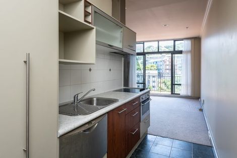 Photo of property in Atrium Towers, 9g/154 The Terrace, Wellington Central, Wellington, 6011