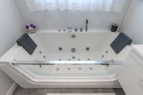 Photo of property in 35 Waione Avenue, Athenree, Waihi Beach, 3177