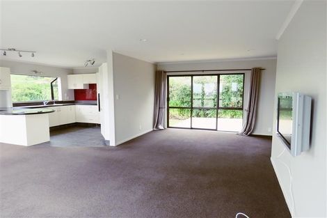 Photo of property in 25 Veale Road, Frankleigh Park, New Plymouth, 4310