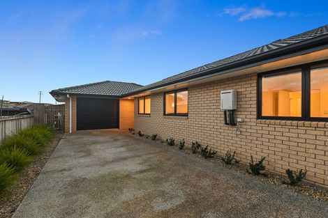 Photo of property in 2/12 Onukutara Place, Huntington, Hamilton, 3281