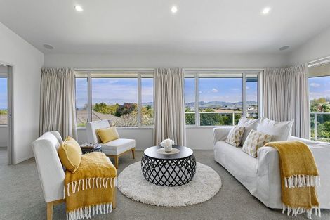 Photo of property in 19 Magnolia Rise, Waipahihi, Taupo, 3330