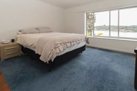 Photo of property in 7 Ferry Road, Wade Heads, Whangaparaoa, 0932