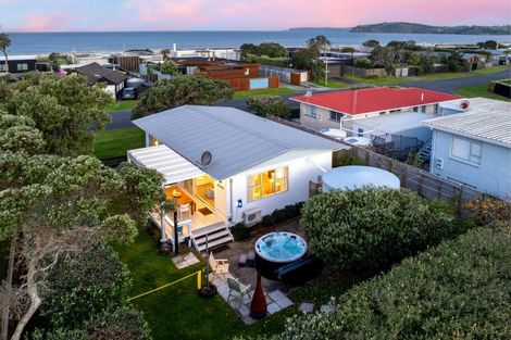 Photo of property in 3 The Southern Isle, Omaha, 0986