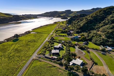 Photo of property in 173 Te Mahoe Road, Mokau, 4376