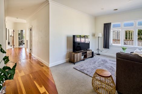 Photo of property in 22 Central Terrace, Alicetown, Lower Hutt, 5010