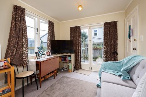 Photo of property in 16 Glendavar Street, Berhampore, Wellington, 6023