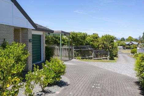 Photo of property in 30 Fairview Terrace, Waipahihi, Taupo, 3330
